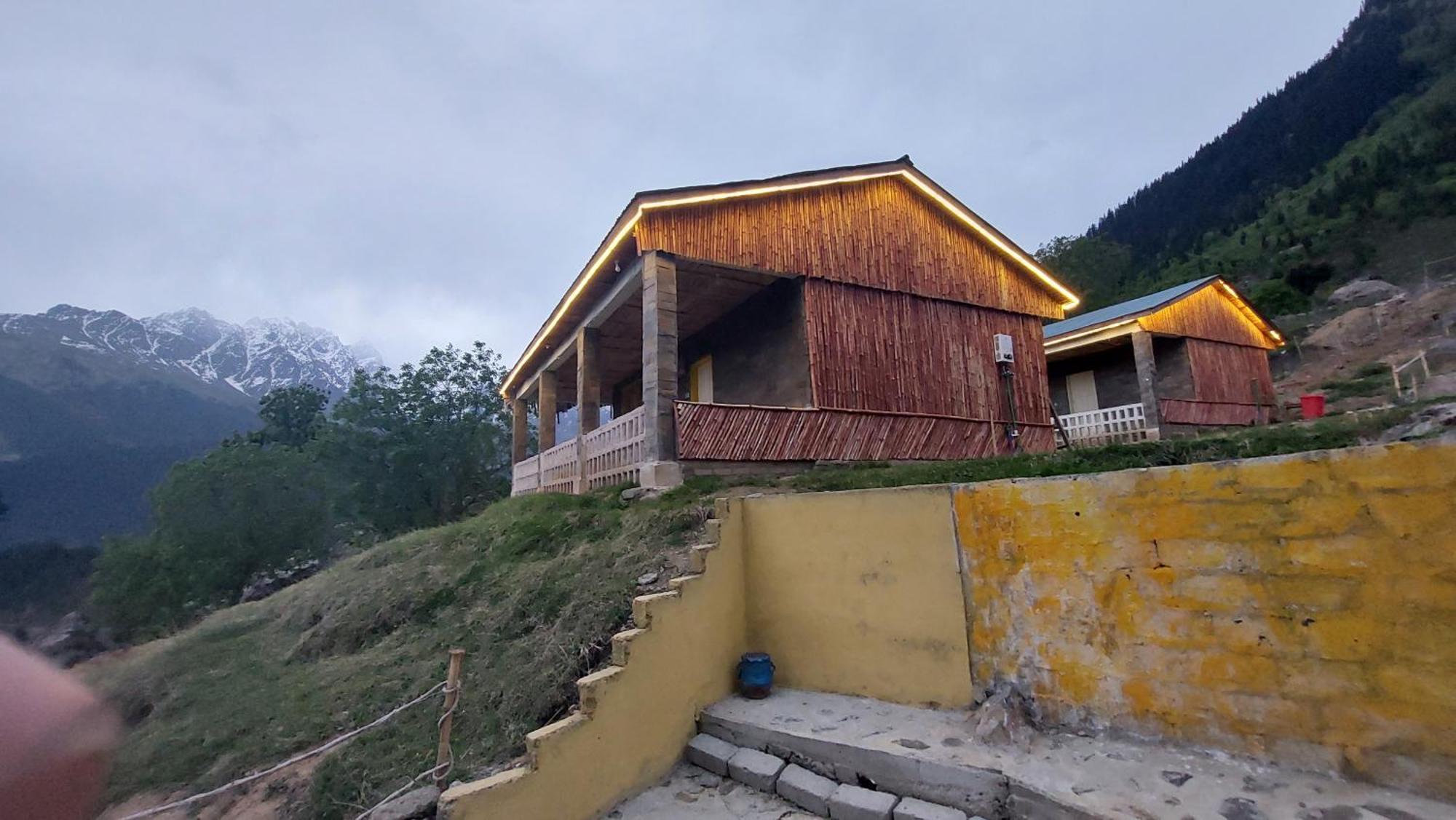 Khana Badosh Resort Kalam Exteriör bild